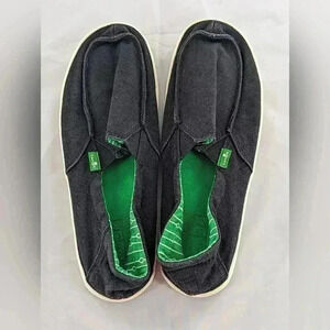 Sanuk Black and Green Flats